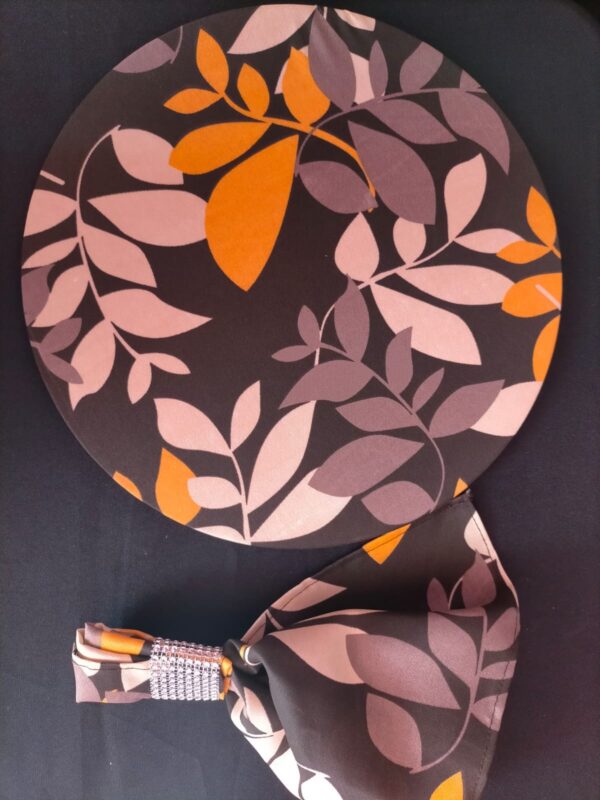 Plato base decorativo con servilleta